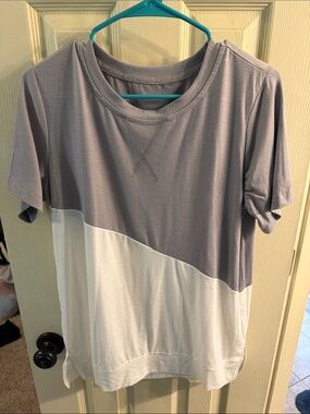 Nameless Two-Tone Gray & White Diagonal Tee